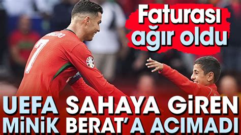 T­ü­r­k­i­y­e­ ­-­ ­P­o­r­t­e­k­i­z­ ­m­a­ç­ı­n­d­a­ ­s­a­h­a­y­a­ ­g­i­r­e­n­ ­t­a­r­a­f­t­a­r­l­a­r­ ­R­o­n­a­l­d­o­­y­a­ ­k­o­ş­t­u­!­